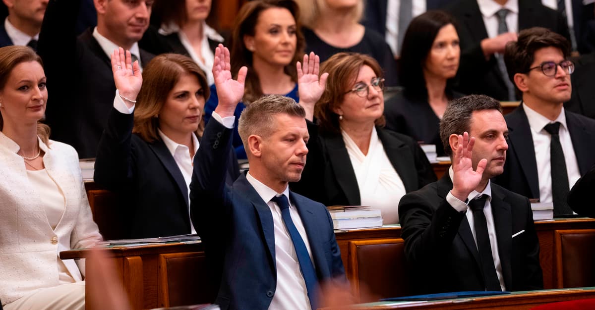 Dziś zaprzysiężenie Pétera Magyara na premiera. Nad węgierski parlament wraca flaga UE