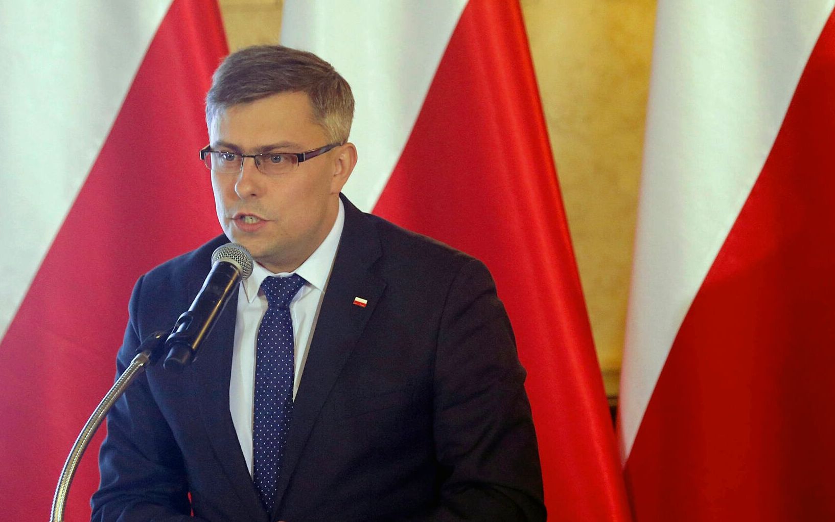 21.12.2017 Katowice . Wojewoda wojewodztwa slaskiego  Jaroslaw Wieczorek przed prezentacja Programu dla Slaska premiera Mateusza Morawieckiego w Slaskim Urzedzie Wojewodzkim . 
Fot . Dawid Chalimoniuk  / Agencja Gazeta




 *** Local Caption ***