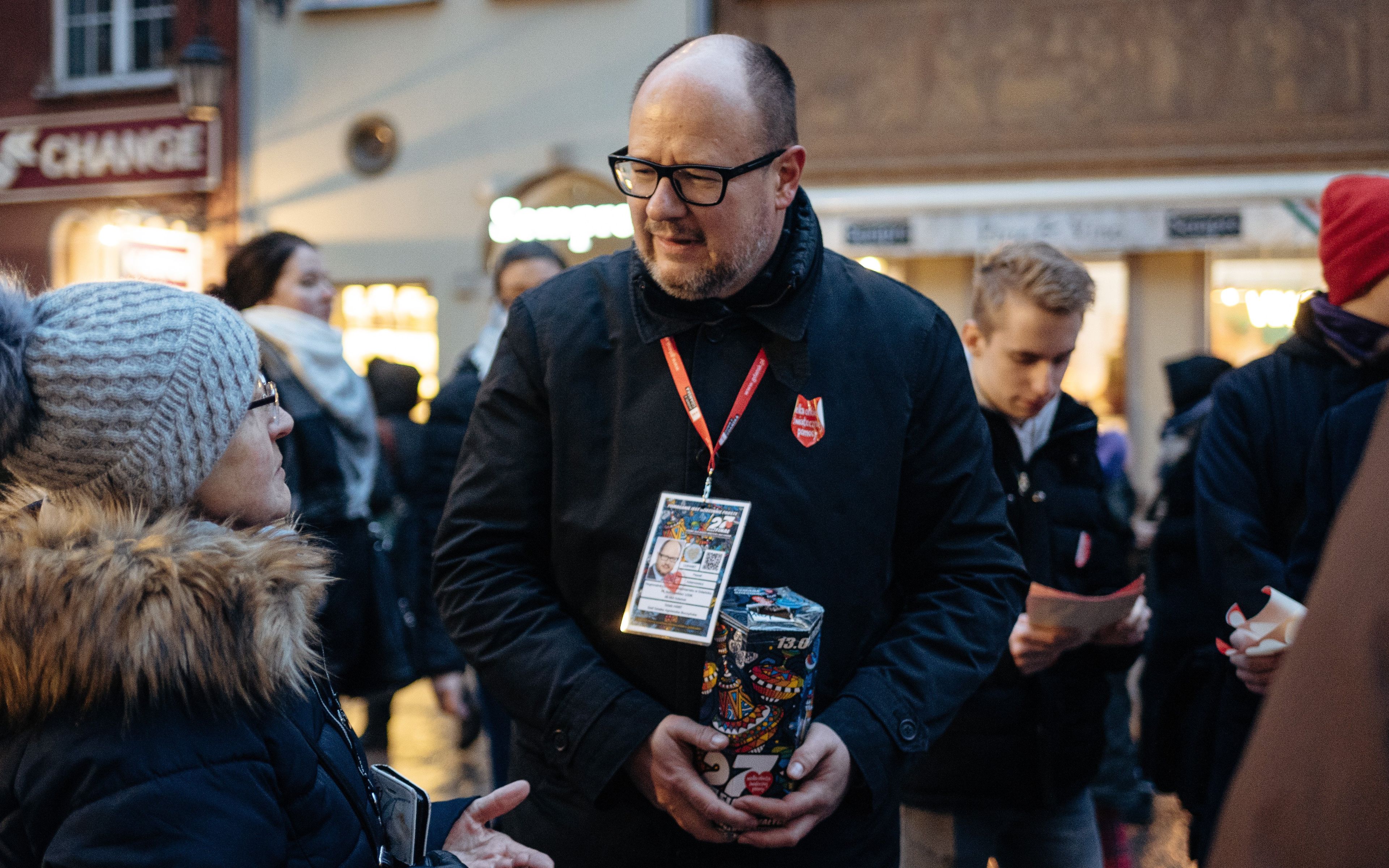 13.01.2019 Gdansk , ul . Dluga . Pawel Adamowicz podczas zbierania pieniedzy na rzecz 27. finalu WOSP . 
Fot. Bartosz Banka / Agencja Gazeta