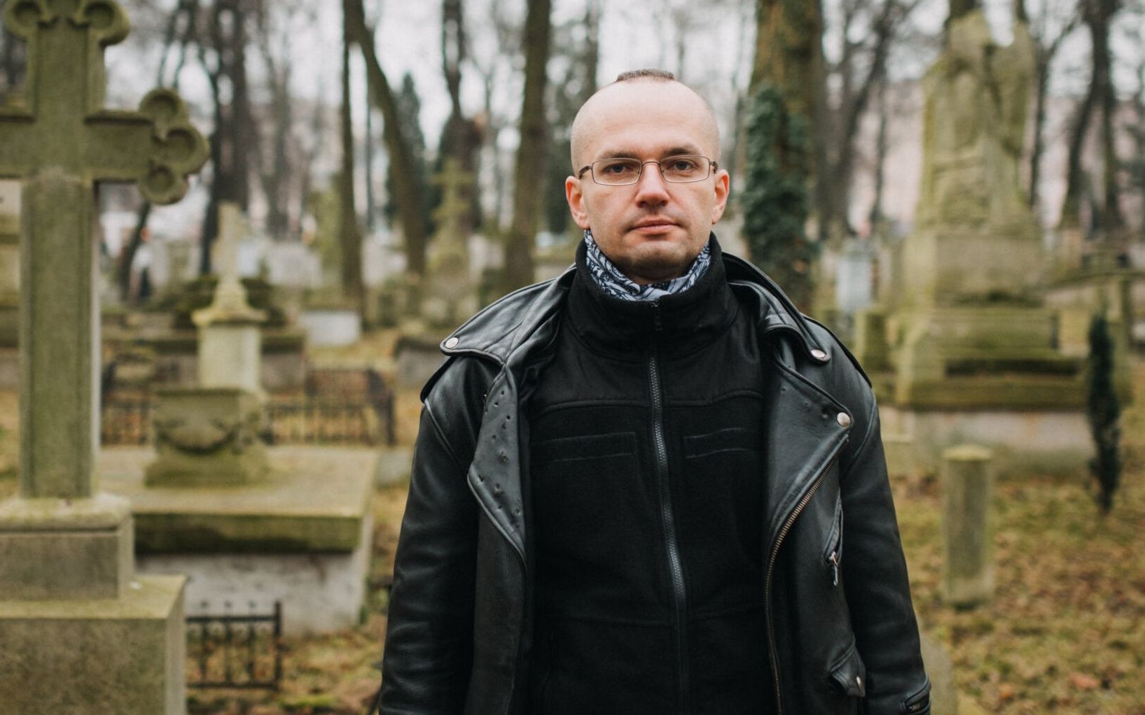 Grafika do artykułu Badacz zbrodni polskiej partyzantki na ukraińskich cywilach w Sahryniu zwolniony z IPN