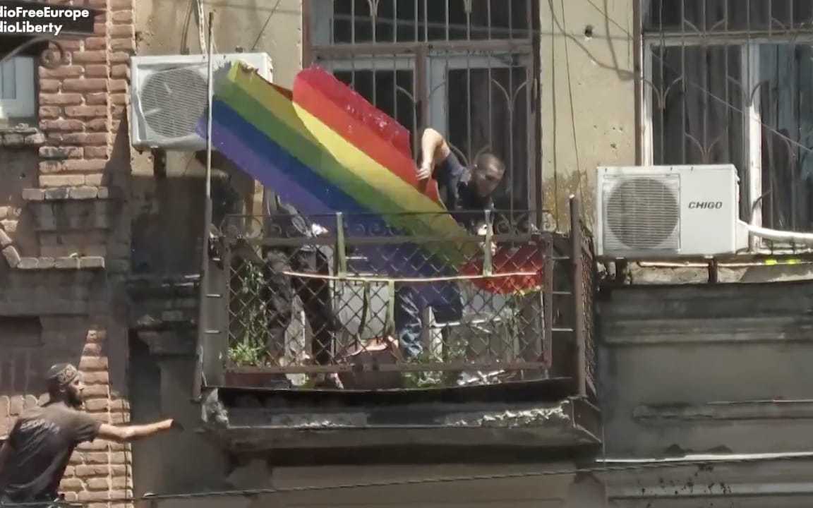 Grafika do artykułu Polska nie podpisała oświadczenia 18 krajów o ataku na marsz LGBT+ w Tbilisi. „Nie będziemy pouczać"