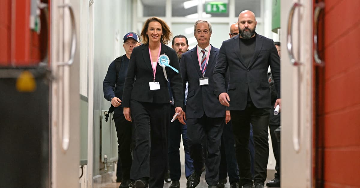 Brytyjski przykład: Jak skrajnie prawicowa partia Reform rozbija tradycyjny układ sił