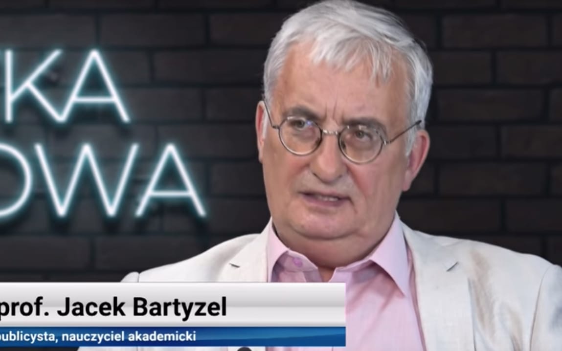 Grafika do artykułu Bartyzel: Żydzi to „żmijowe plemię pełne jadu”. Prokuratura: To dozwolona krytyka i komentarz do aktualnych wydarzeń