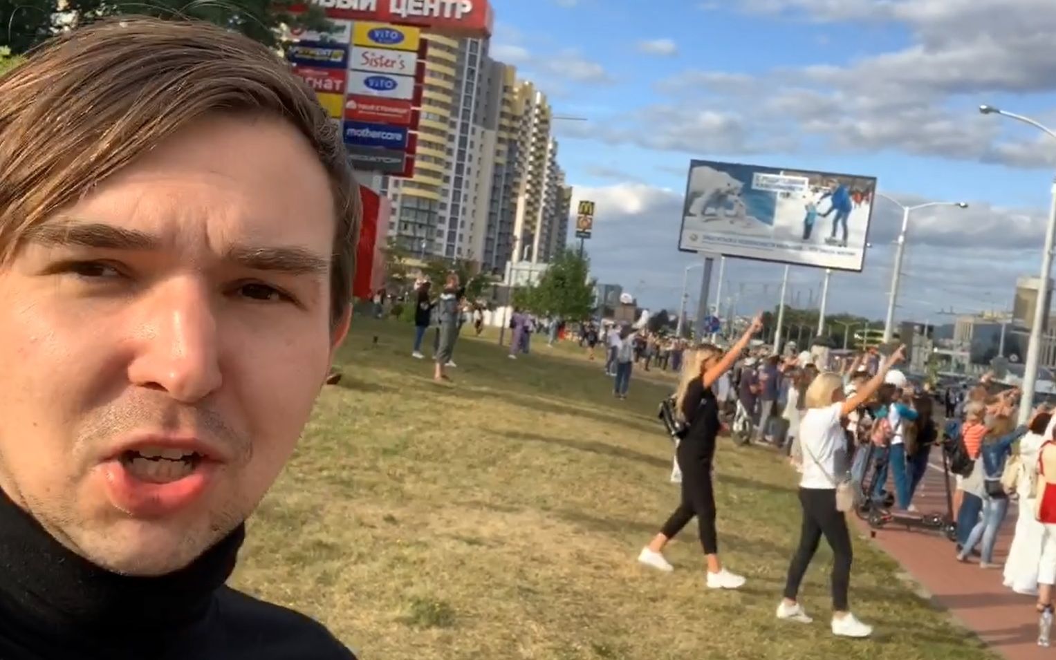 Grafika do artykułu Białorusini nie dają się władzy. Protestom wróciła energia. Relacja OKO.press