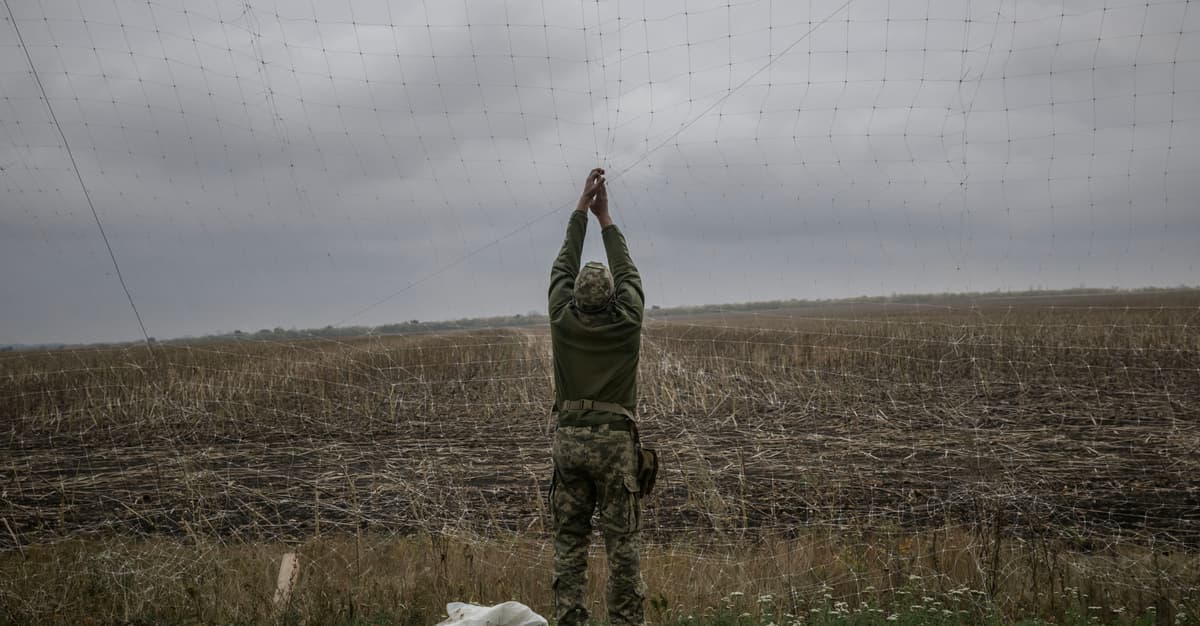 Rosyjska ofensywa w centralnym Donbasie ugrzęzła. Rafinerie w Rosji płoną [PŁK LEWANDOWSKI O WOJNIE]