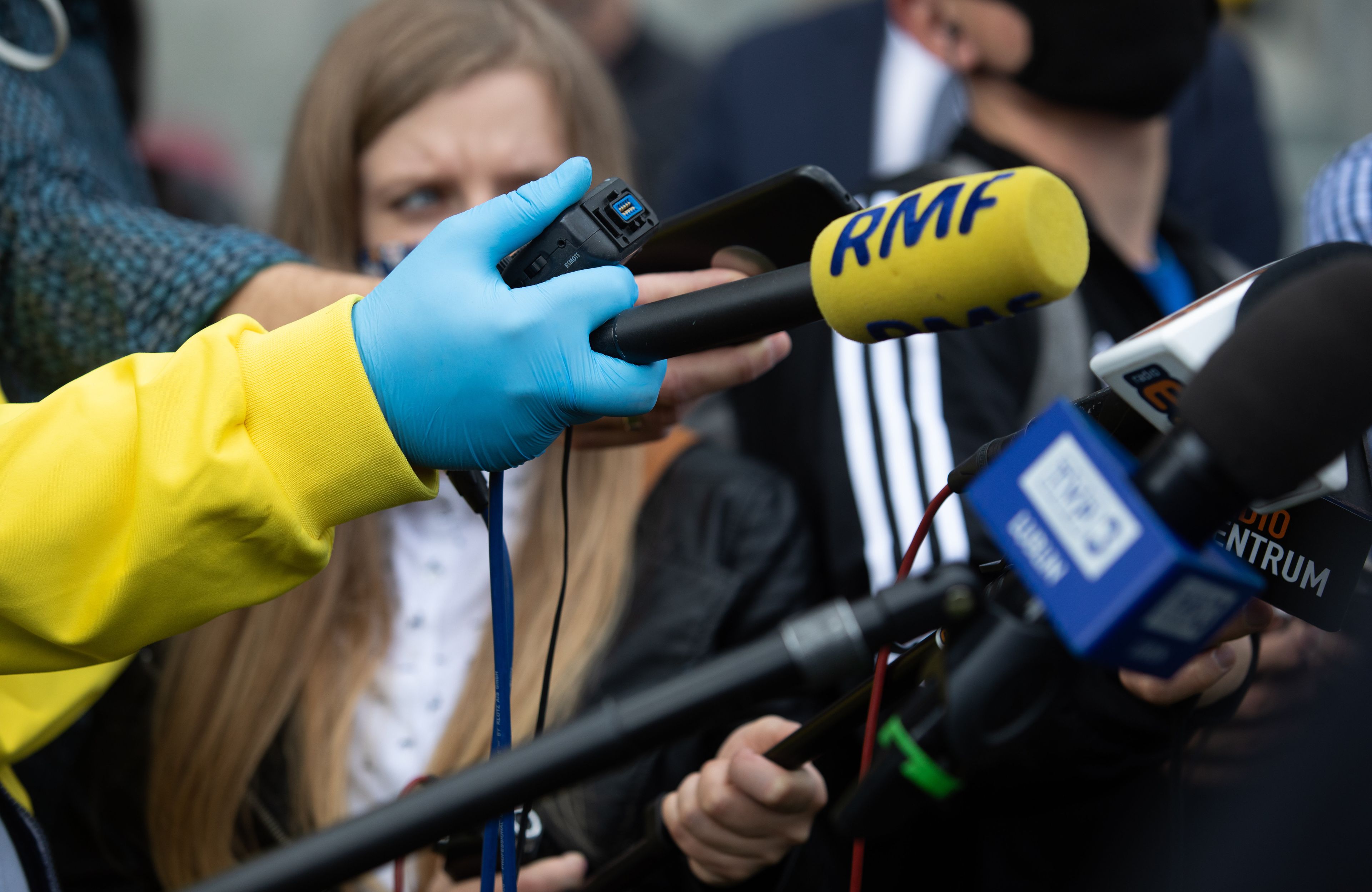 Żółty mikrofon RMF FM