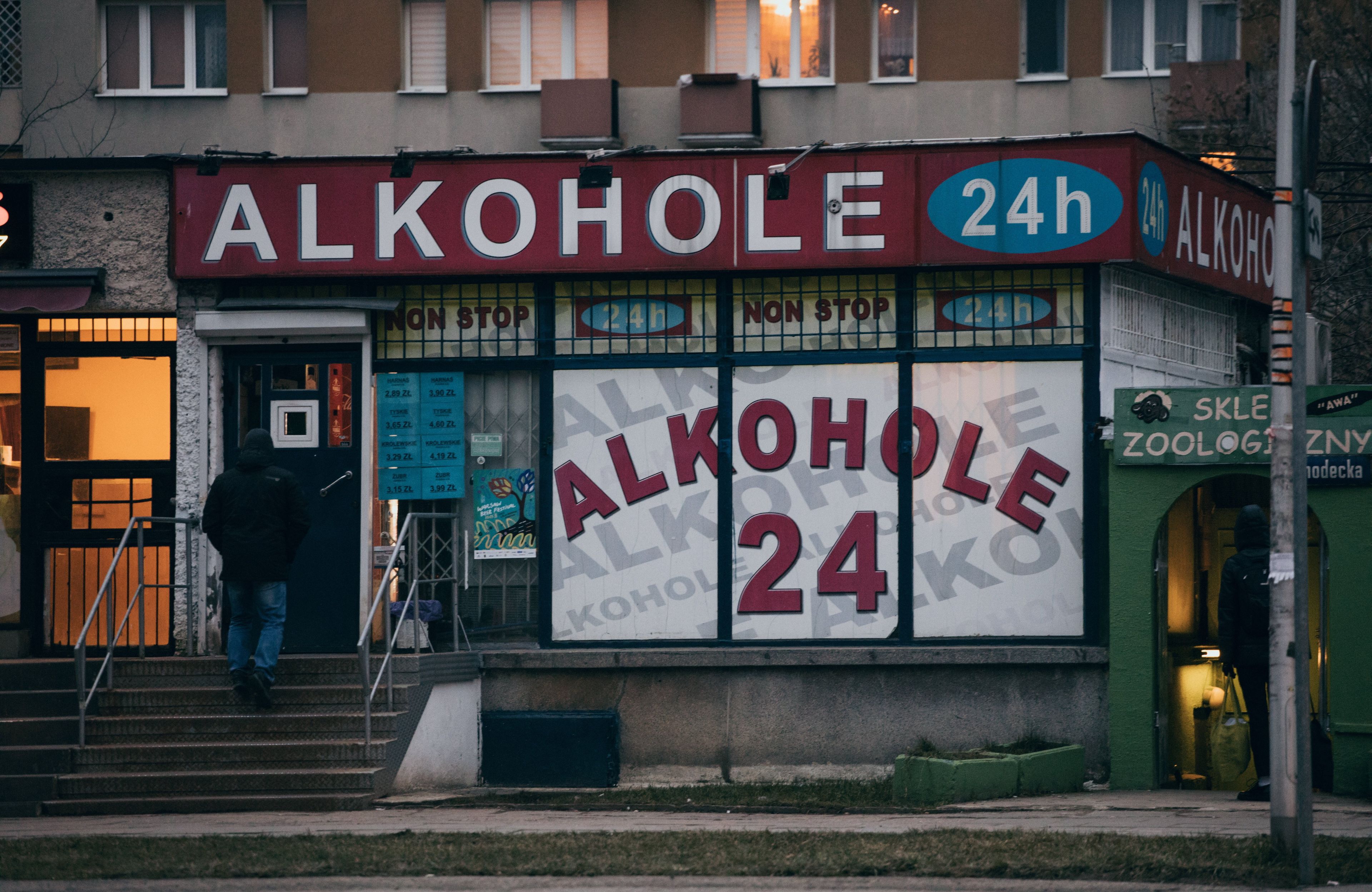 Nocne sklepy z alkoholem w Warszawie