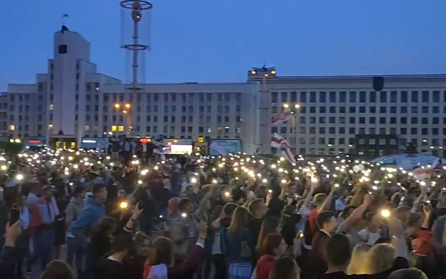 Grafika do artykułu Białoruś w piątek: 13 kilometrów ludzkiego łańcucha pokuty