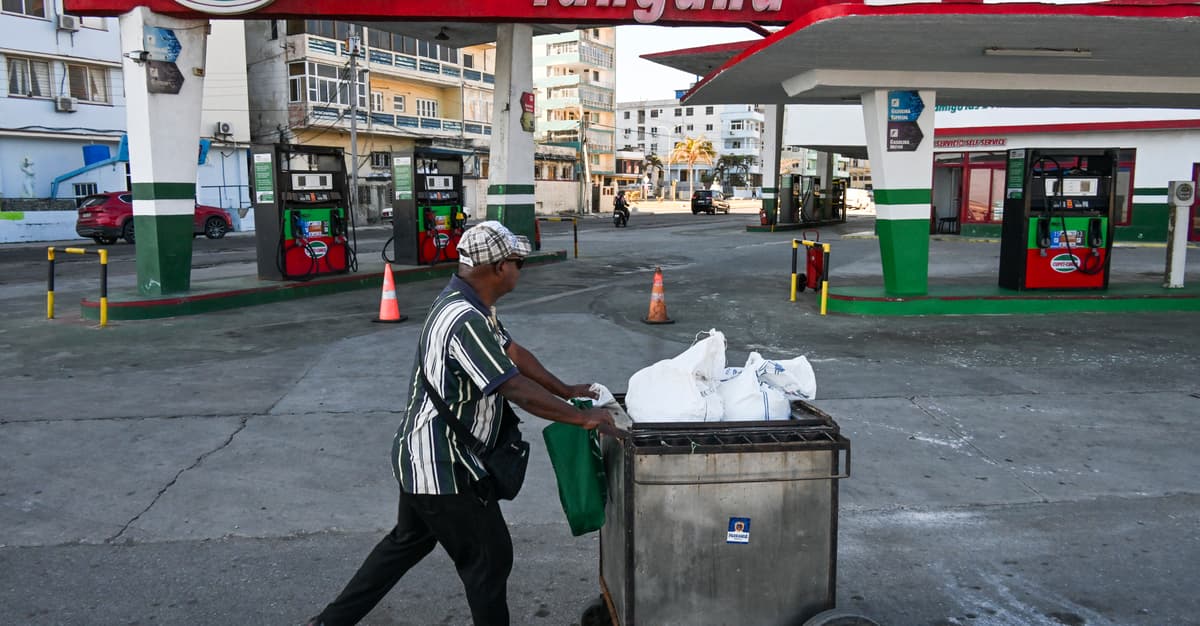 Mit Che Guevary upadł, Kuba stoi przed wyborem: Trump albo bankructwo