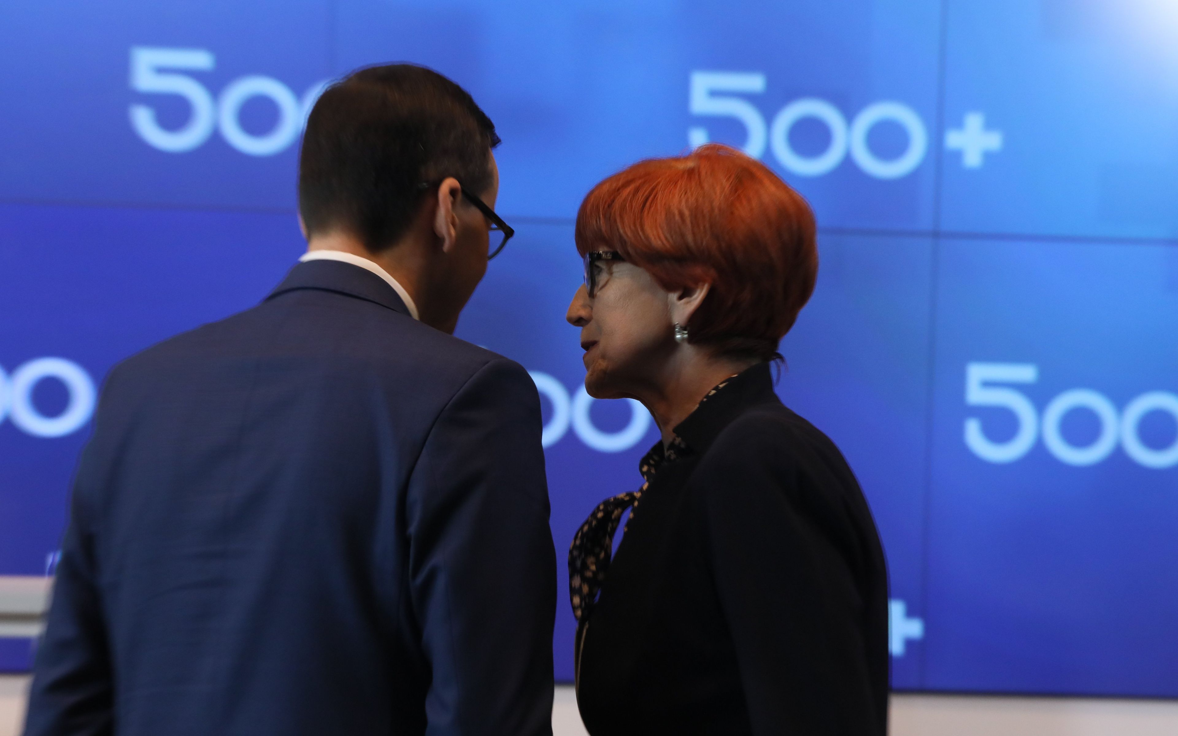 16.04.2019 Warszawa , ul Ksiazeca , Gielda Papierow Wartosciowych . Premier rzadu PiS Mateusz Morawiecki i minister pracy Elzbieta Rafalska podczas konferencji prasowej promujacej program Rodzina 500+ .
Fot. Slawomir Kaminski / Agencja Gazeta