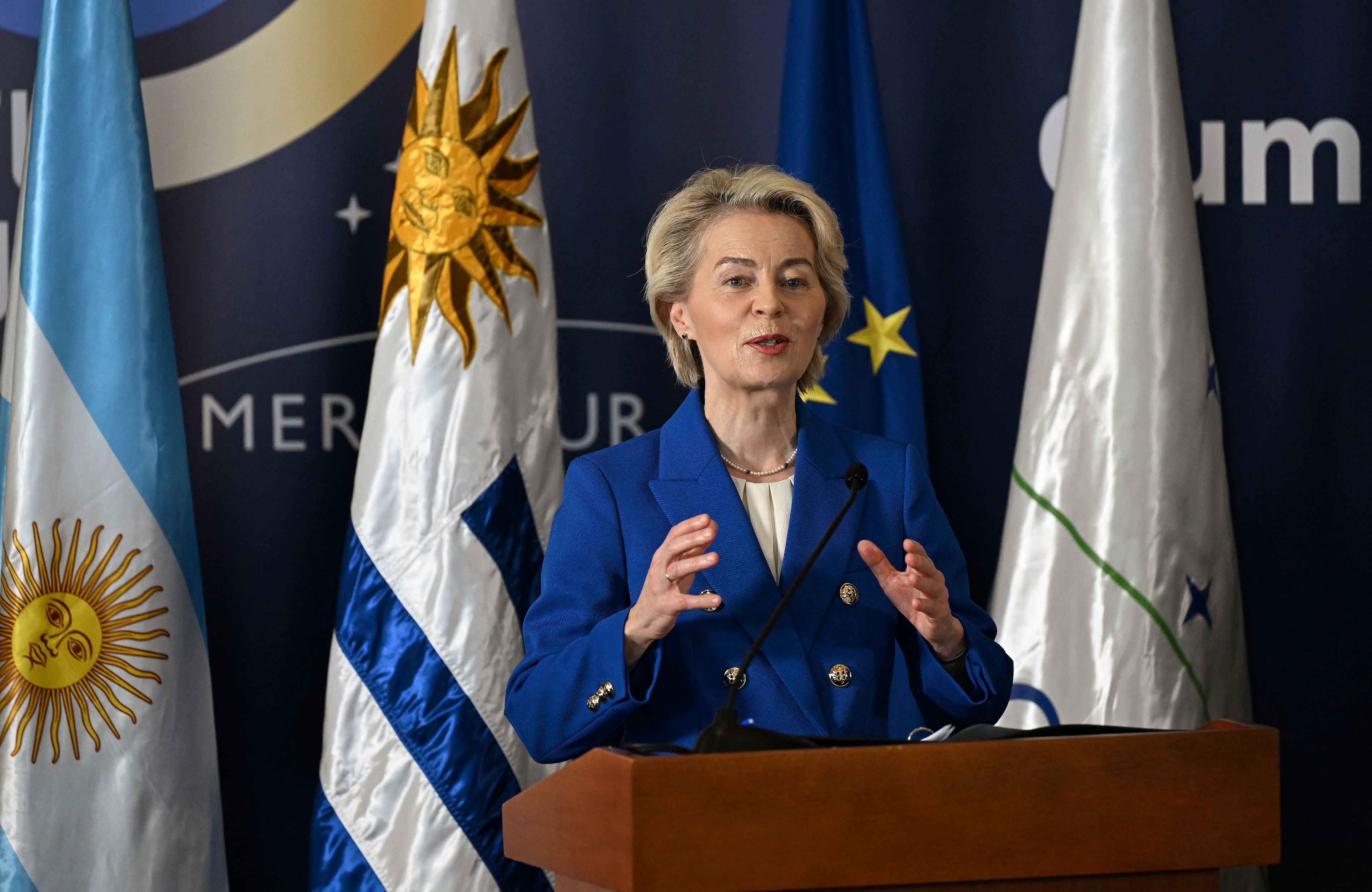 6.12.2024, Urugwaj. Przewodnicząca Komisji Europejskiej Ursula von der Leyen wygłasza przemówienie podczas szczytu UE-Mercosur w Montevideo.