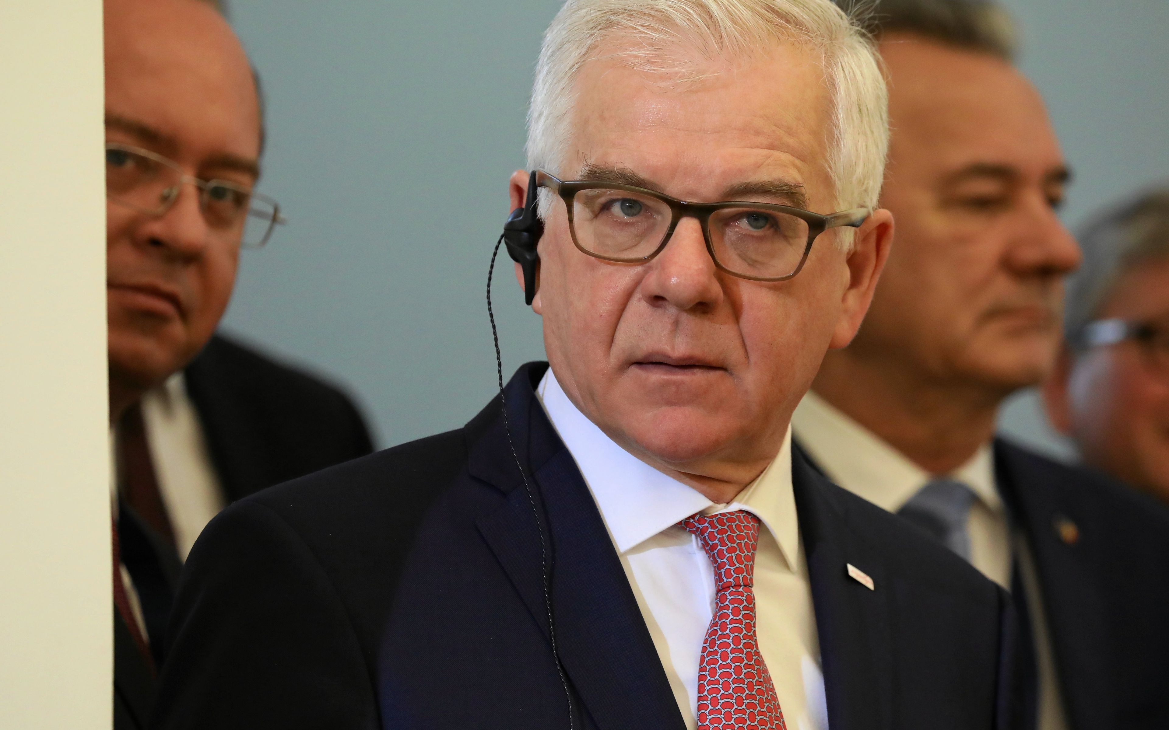 08.06.2018 Warszawa . Palac Prezydencki . Spotkanie Prezydentow Bukaresztanskiej Dziewiatki . Minister spraw zagranicznych Jacek Czaputowicz podczas wspolnej konferencji prasowej prezydenta Rumunii Klausa Iohannisa i prezydenta Polski Andrzeja Dudy podczas konferencji prasowej .
Fot. Slawomir Kaminski / Agencja Gazeta