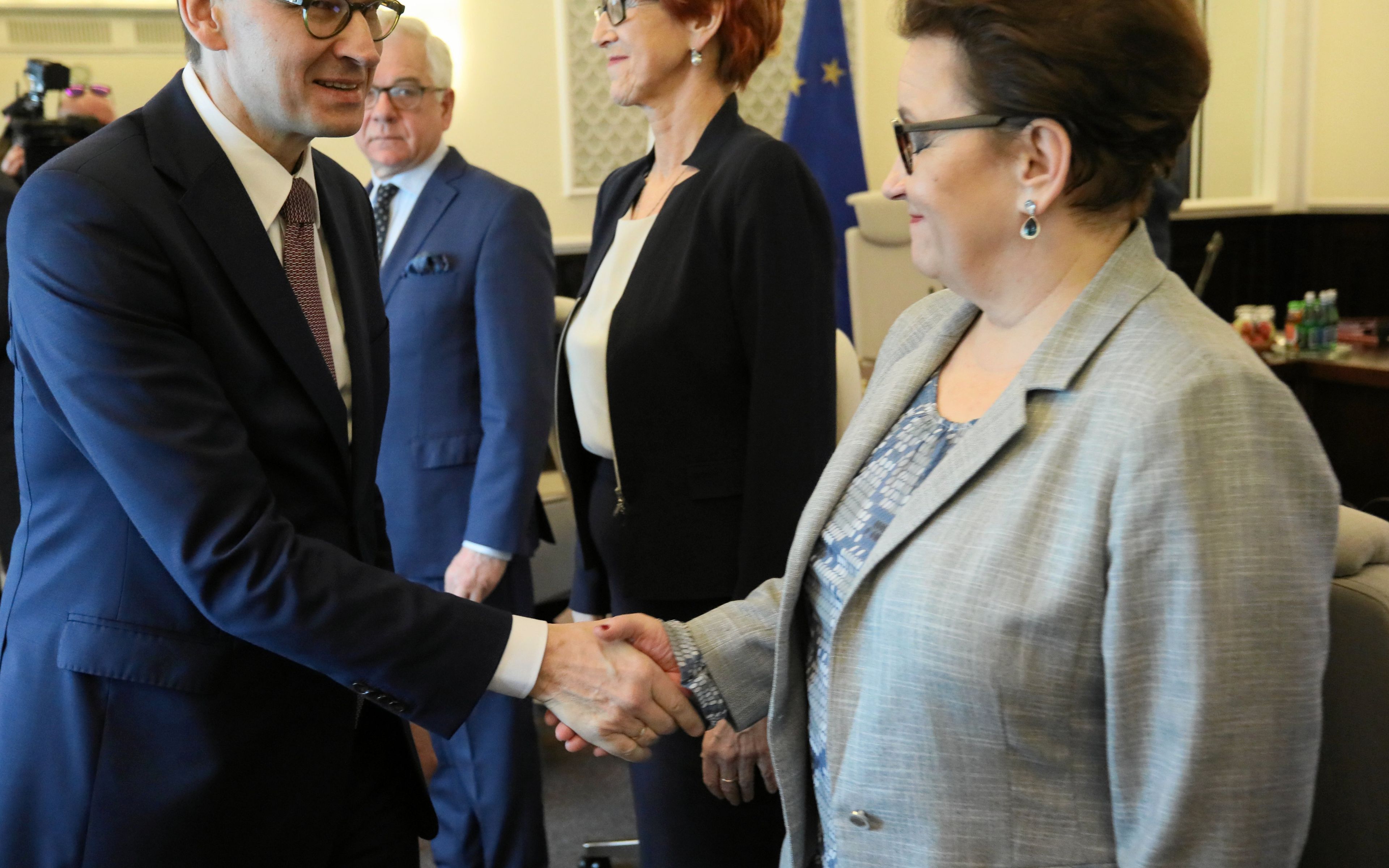 05.03.2019 Warszawa , Kancelaria Prezesa Rady Ministrow . Premier Mateusz Morawiecki , minister edukacji narodowej Anna Zalewska (P) , minister Rodziny, Pracy i Polityki Spolecznej Elzbieta Rafalska (C) podczas posiedzenia rzadu .
Fot. Slawomir Kaminski / Agencja Gazeta