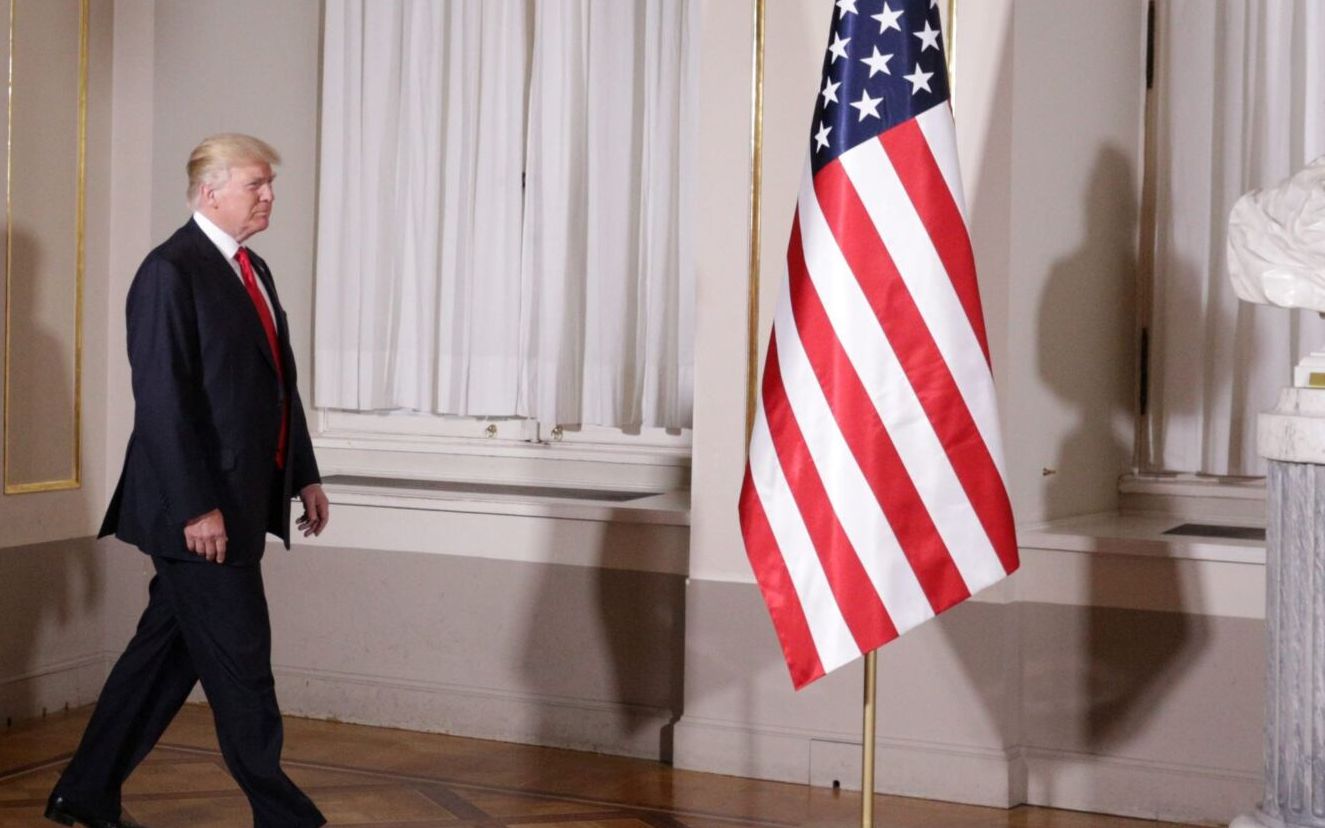 Grafika do artykułu Choroba Trumpa: co będzie, gdy umrze, czy naprawdę ma wirusa? Obalamy teorie spisku, pokazujemy fakty