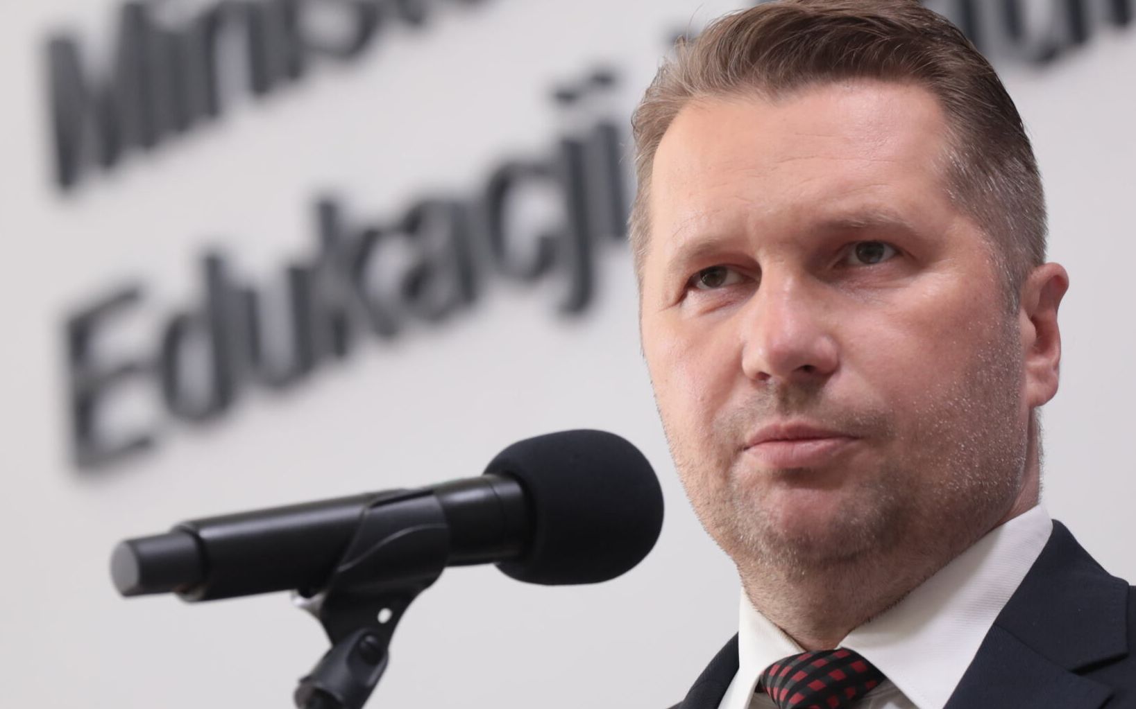 17.08.2021 Warszawa , ulica Hoza . Ministerstwo Edukacji i Nauki . Minister edukacji i nauki Przemyslaw Czarnek podczas podpisania listu intencyjnego o wspolpracy na rzecz edukacji ekologicznej i klimatycznej .
Fot. Slawomir Kaminski / Agencja Gazeta