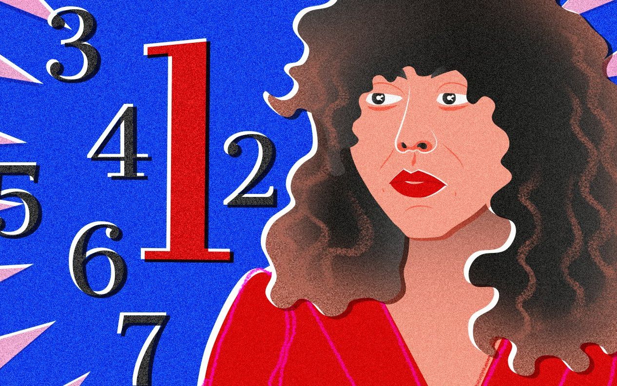 niebiesko-czerowna grafika z wizerunkiem kobiety o kręconych włosach (Agnieszki Szpili) i cyframi od 1 do 7, gdzie wyróżniona jest cyfra 1