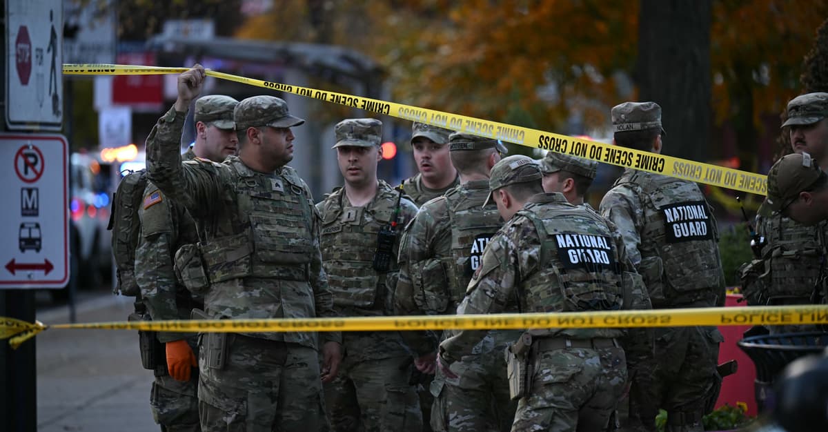 Нападение на солдат Национальной гвардии возле Белого дома. Трамп обвиняет Байдена