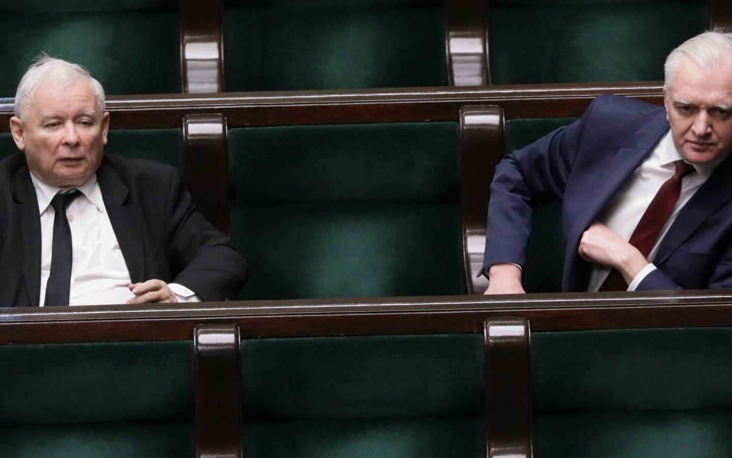 27.03.2020 Warszawa . Sejm . Od lewej: Jaroslaw Kaczynski , minister nauki i szkolnictwa wyzszego Jaroslaw Gowin podczas 8 posiedzenia Sejmu IX kadencji w czasie epidemii koronawirusa . Poslowie po raz pierwszy pracuja zdalnie .
Fot. Slawomir Kaminski / Agencja Wyborcza.pl