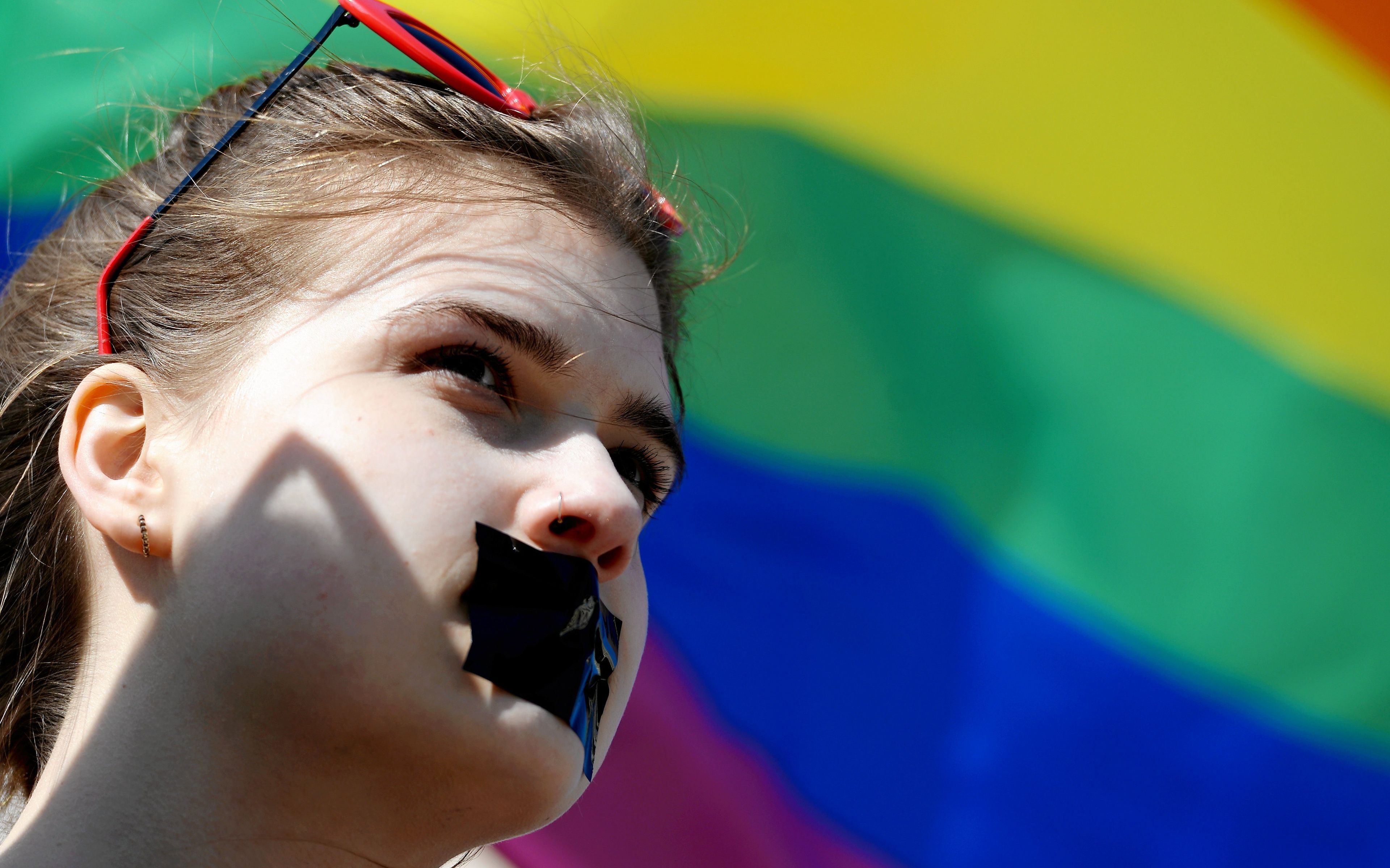 12.04.2019 Olsztyn , pl. Jana Pawla II . Milczacy protest srodowisk LGBT " Dzien Milczenia " .
Fot . Robert Robaszewski / Agencja Gazeta