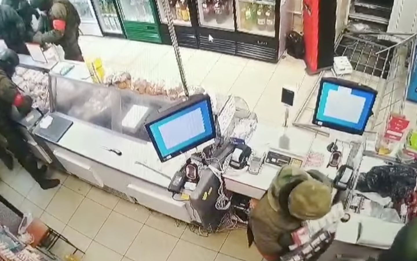 Grafika do artykułu Strzelają do nas. Zobaczcie, jak rabują sklepy - mówi nam mer okupowanego Trościańca [VIDEO]