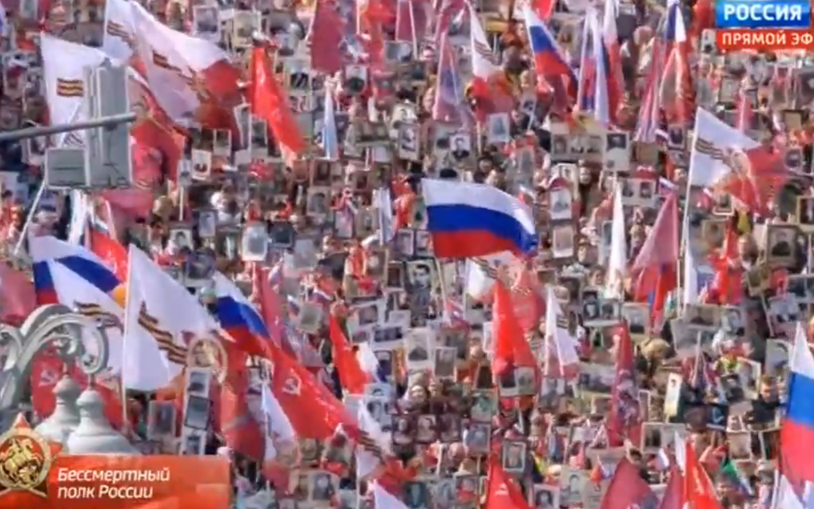 Grafika do artykułu "O 4 nad ranem Kijów został zbombardowany". Rytuały wojenne reżimu Putina i pamięć Rosjan [ROZMOWA]