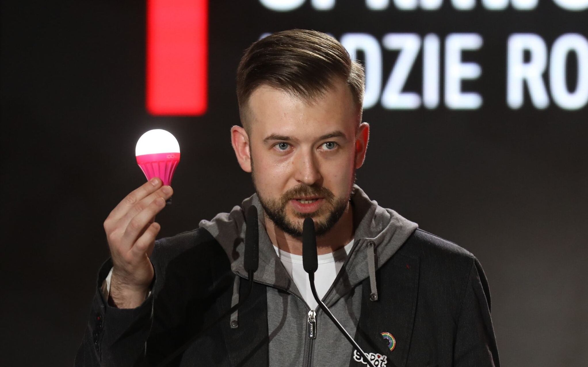 10.05.2019 Warszawa , ulica Czerska 8 / 10 , budynek Agory . Obchody 30 - lecia '' Gazety Wyborczej '' i gala '' Czlowiek Roku ''. Nz laureat nagrody ludzie loku 2018 w kategorii " Wzorowe zachowanie " Przemyslaw Staron . 
Fot. Maciek Jazwiecki / Agencja Gazeta