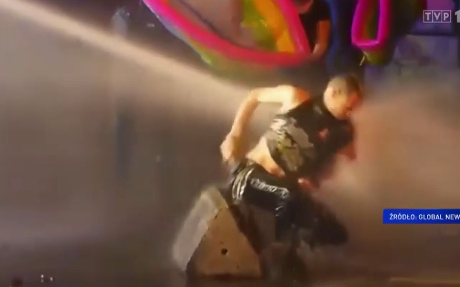 Grafika do artykułu Osoby LGBT+ prześladuje się w Niemczech i USA, nie w Polsce. Według propagandy PiS i TVP