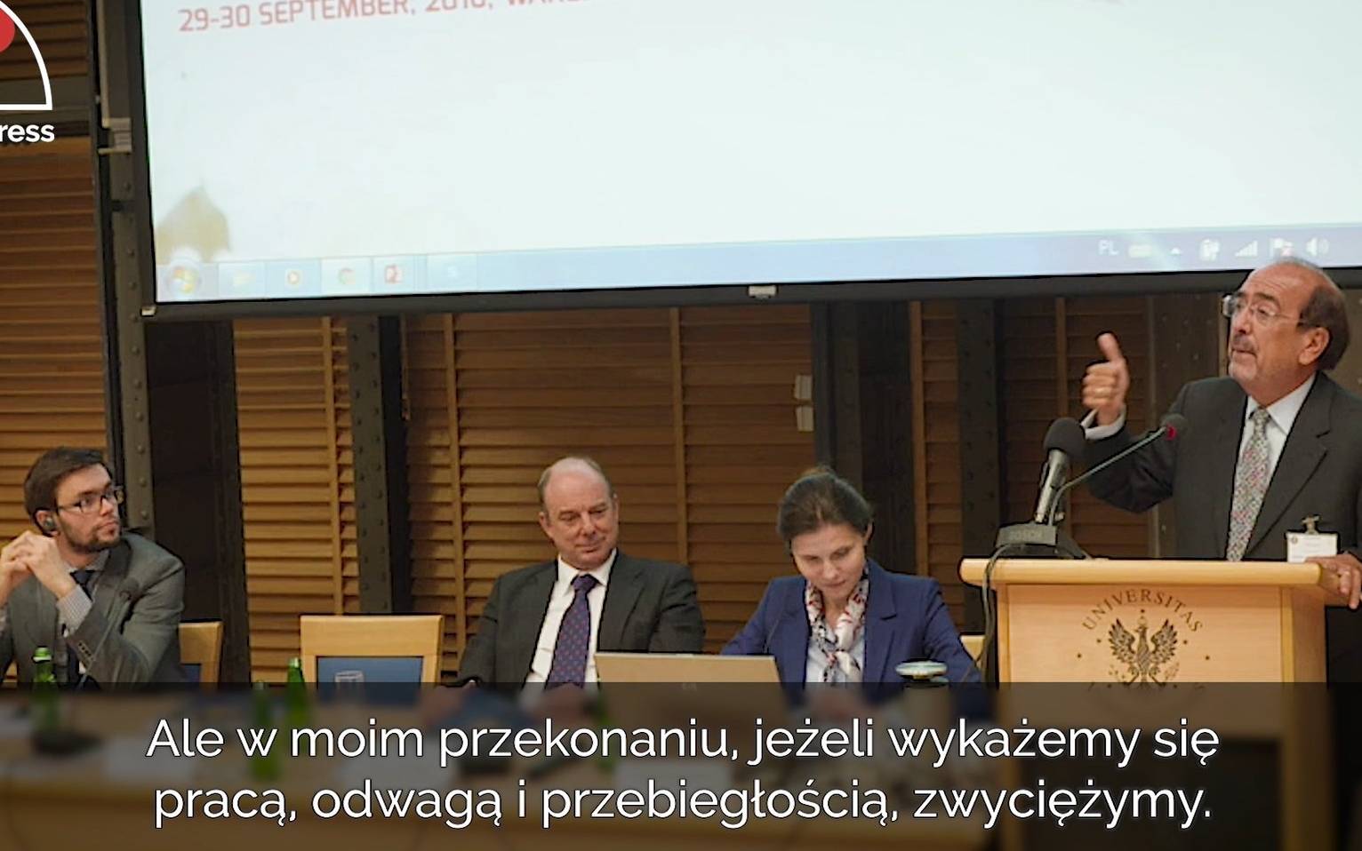 Grafika do artykułu Dawne spotkanie komisarza Stępkowskiego. Kamera OKO.press na półzamkniętej konferencji Ordo Iuris