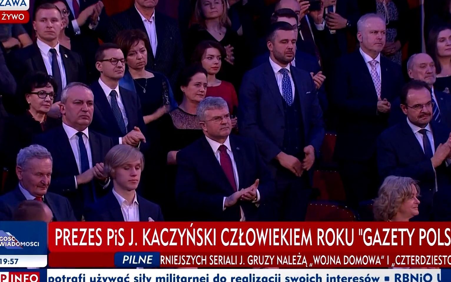 Grafika do artykułu Klaka Rady Sądownictwa. Szef neo-KRS wiwatował na cześć Kaczyńskiego. Jak się tłumaczy? Kłamie