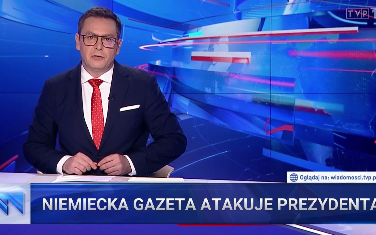Grafika do artykułu "Wiadomości" od lat 18: nie podali żadnej wiadomości, za to cztery razy zdanie, żeby "jeb*ć Dudę"