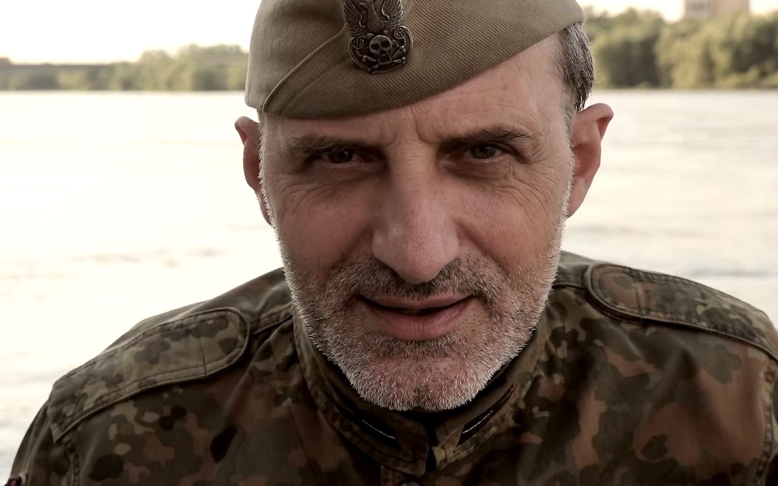 Grafika do artykułu Prawicowy patostreamer fantazjuje o gwałceniu posłanki. Nie jest wybrykiem, jest problemem