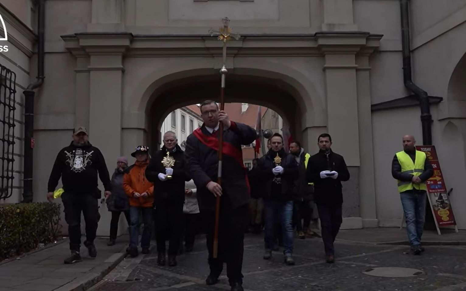 Grafika do artykułu Tak wyglądał Różaniec za Polskę. Przemaszerował pod okiem Straży Marszu Niepodległości