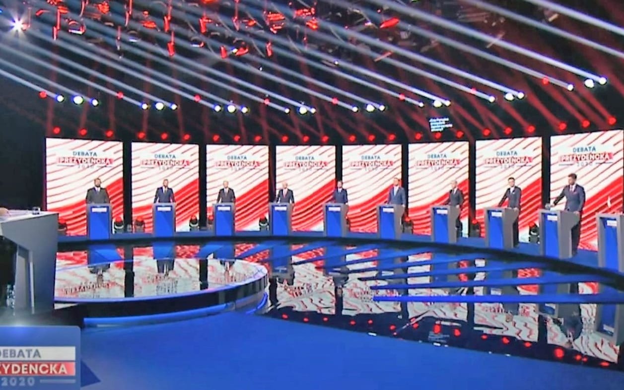 Grafika do artykułu Debata TVP, czyli festiwal odlotowych pytań. Pomysł na pogrążenie Trzaskowskiego nie wypalił