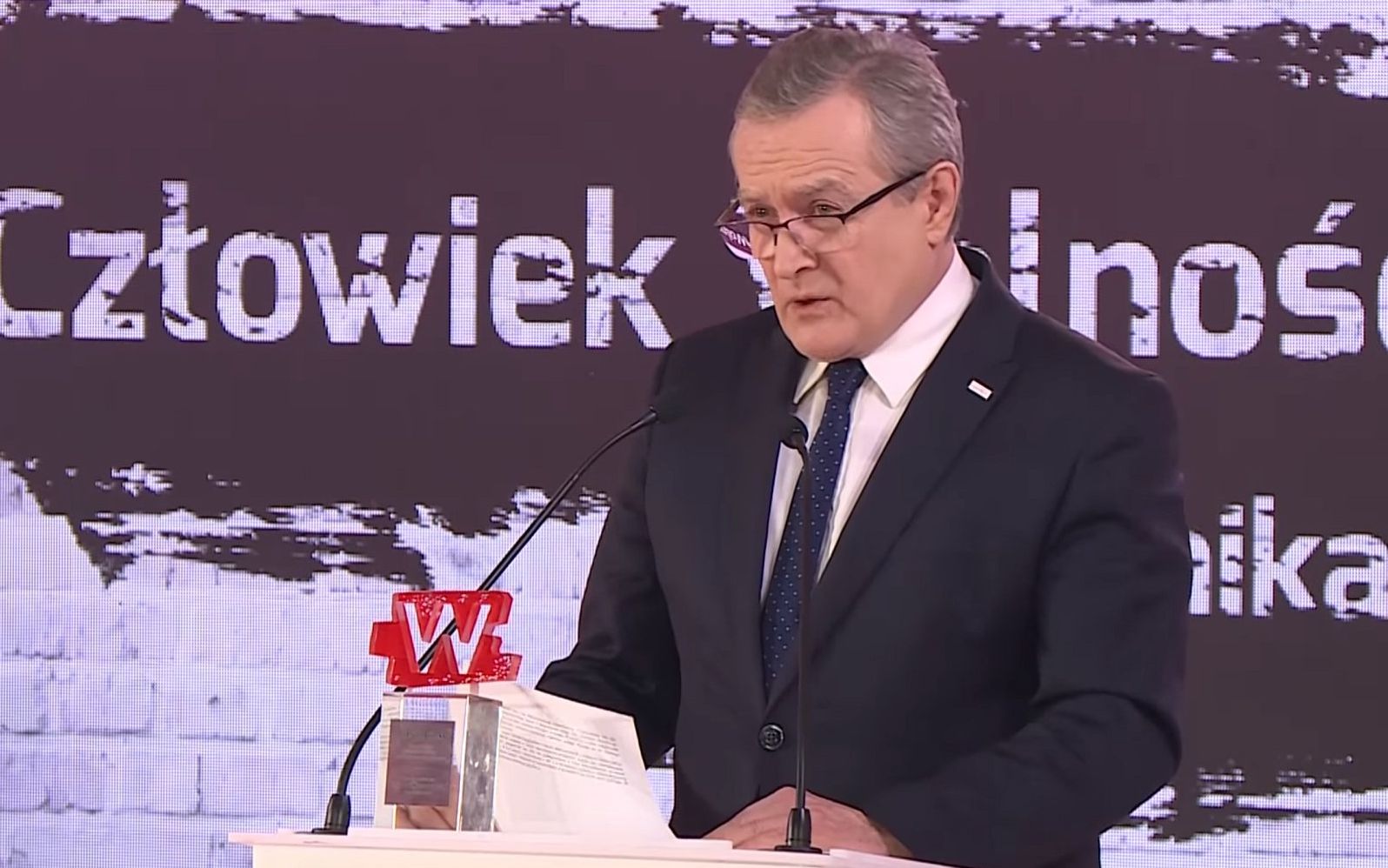 Grafika do artykułu Resort Glińskiego odmawia OKO.press udostępnienia sprawozdań fundacji senatora Biereckiego