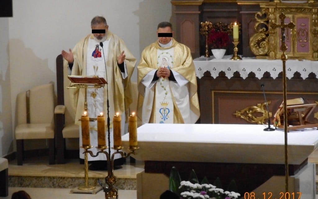 Grafika do artykułu Ksiądz oskarżony o molestowanie 20-latki. Wcześniej pozwolił skazanemu za pedofilię prowadzić rekolekcje