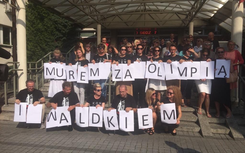 Grafika do artykułu Hurtownia dyscyplinarek dla niepokornych sędziów. Tak ścigają rzecznicy Radzik i Lasota
