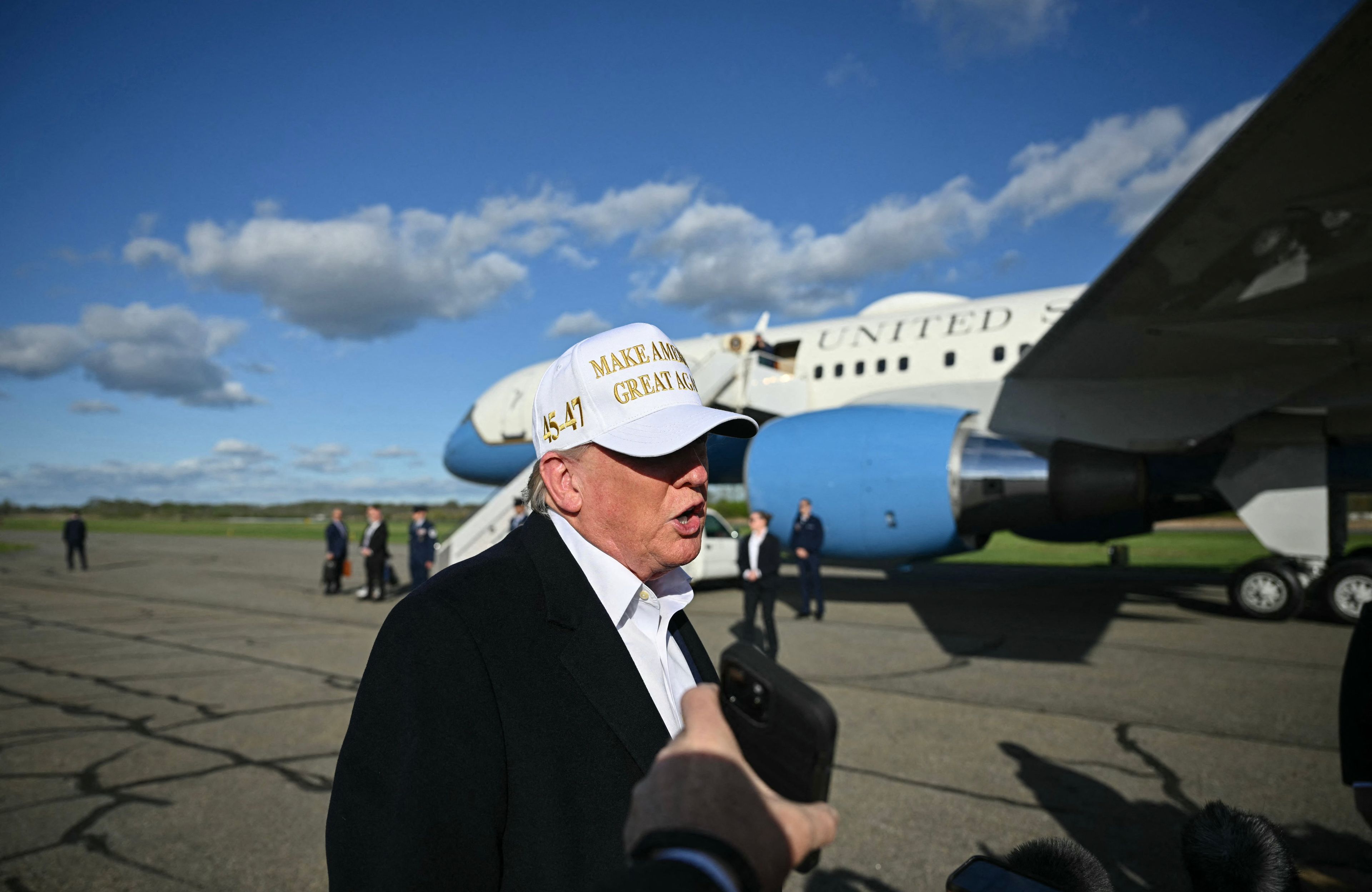 US President Donald Trump returns to the White House after weekend away