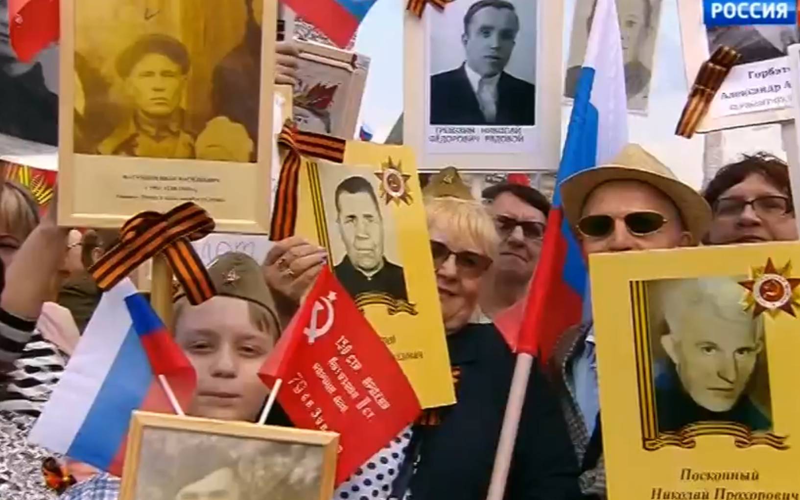 Grafika do artykułu GOWORIT MOSKWA: Szykujemy defiladę, machamy flagą w kosmosie