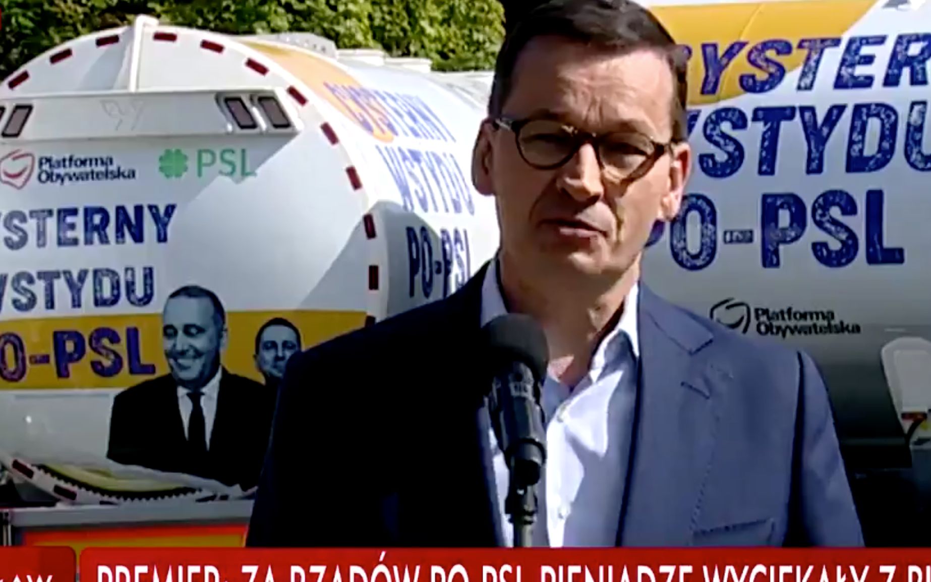 Grafika do artykułu Cysterny ekologicznego wstydu. Spalą ze 20 tys. litrów. Morawiecki: "Stoimy z taką cysterną koło szkoły..."