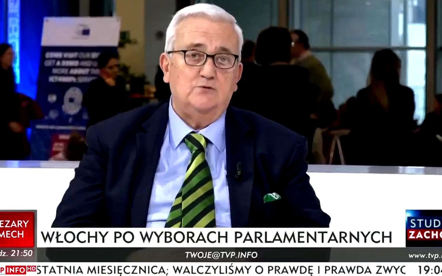 Grafika do artykułu Faszysta, poszukiwacz UFO i rasista w TVP Info. Wychwala polski rząd