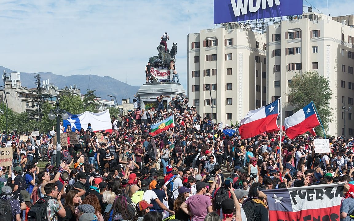 Grafika do artykułu Szczyt klimatyczny w Chile odwołany na miesiąc przed terminem. To znak naszych niepewnych czasów