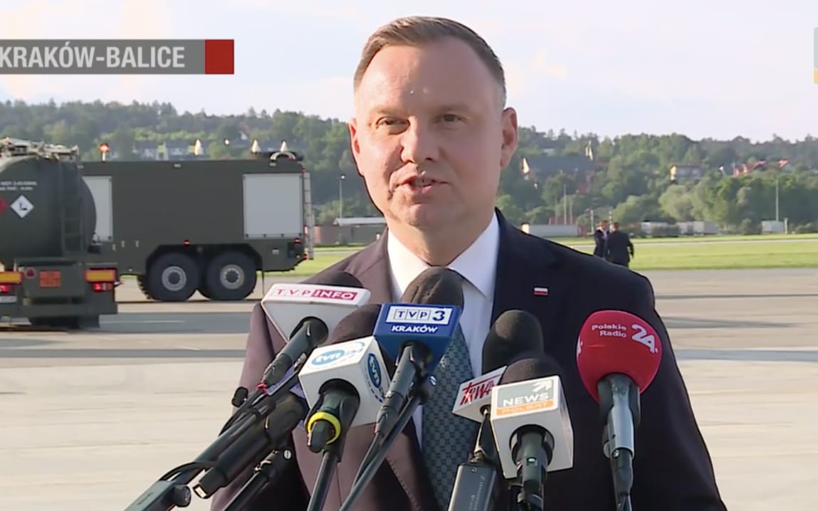 Grafika do artykułu 4 dni do wyborów: Trzaskowski wciąż nie pokazał programu, Duda leci po pomoc do Trumpa. Raport z kampanii