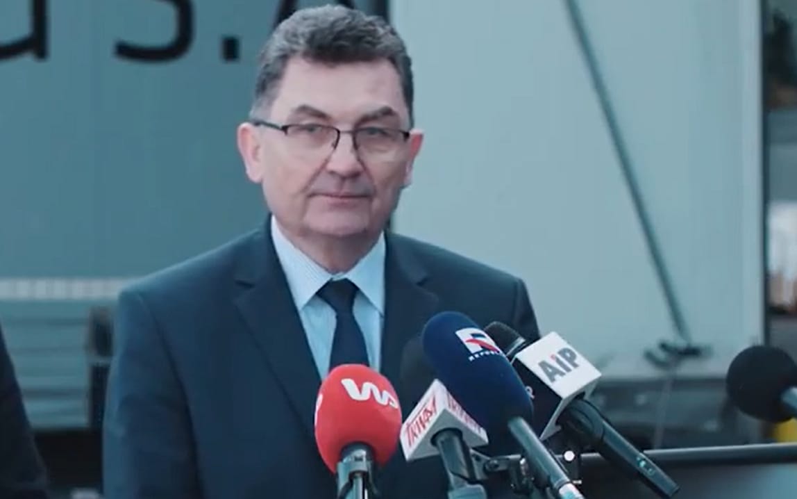 Grafika do artykułu Niezwykła kariera byłego kierowcy Kornela Morawieckiego i jego żony w państwowych spółkach