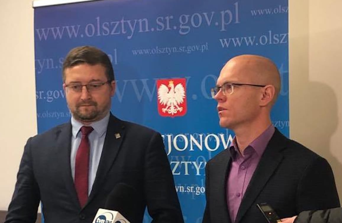 Sędzia Juszczyszyn z lewej i sędzia Krygielski z prawej