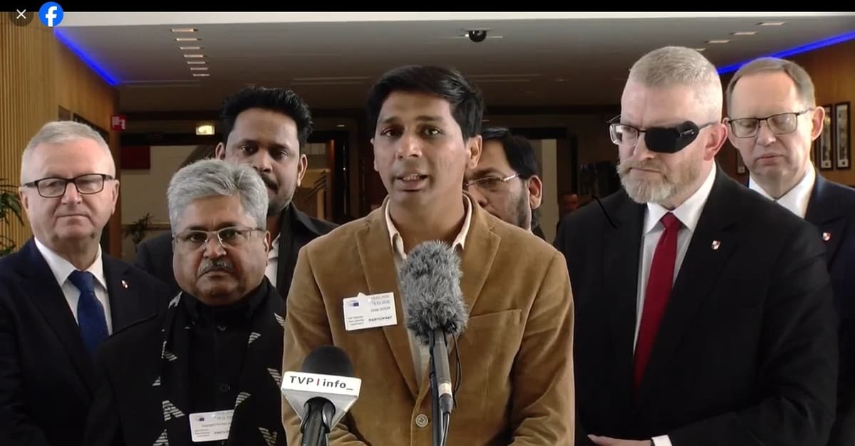 Grzegorz Braun, hinduski święty i Rosja. Kogo naprawdę zaprosił Braun na wybory w Polsce?