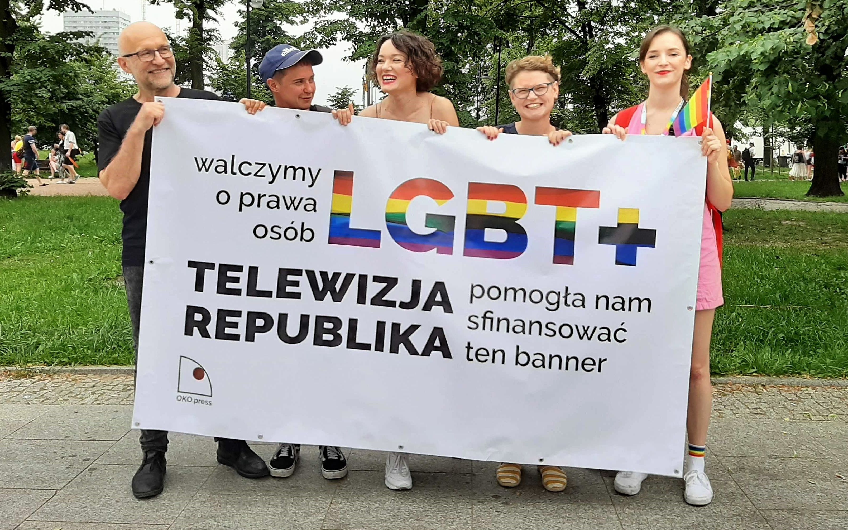 Grafika do artykułu Pieniądze od TV Republika na baner OKO.press na Paradę Równości