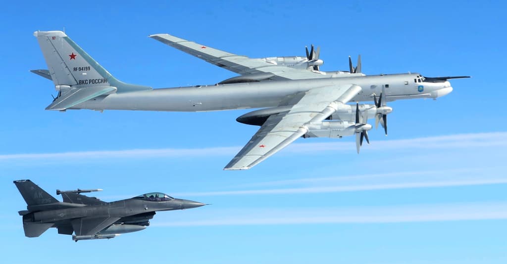 Rosyjski bombowiec Tu-54 rozbił się przy granicy z Chinami