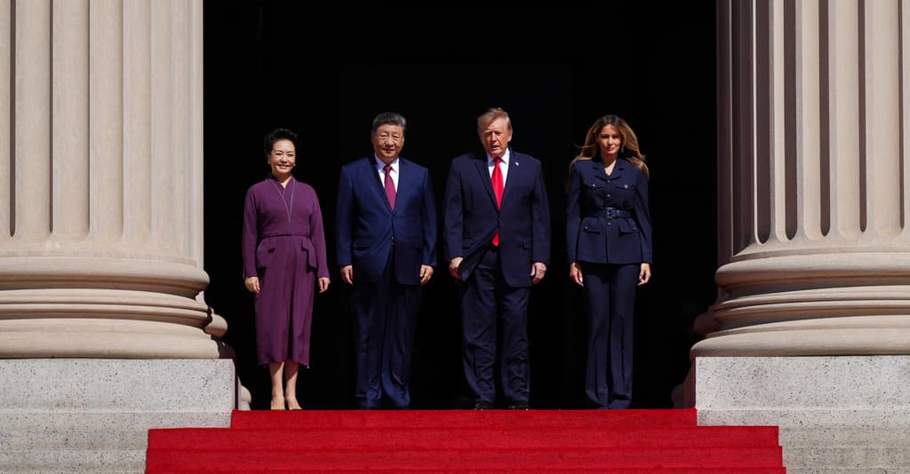 Trump rozkłada czerwony dywan przed Xi. Nowy rozdział w relacjach czy tylko wielki spektakl?