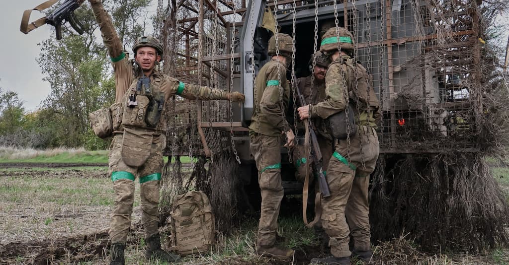 Rosyjskie drony sieją zniszczenie, a Amerykanie utrudniają Ukrainie obronę [PŁK LEWANDOWSKI O WOJNIE]