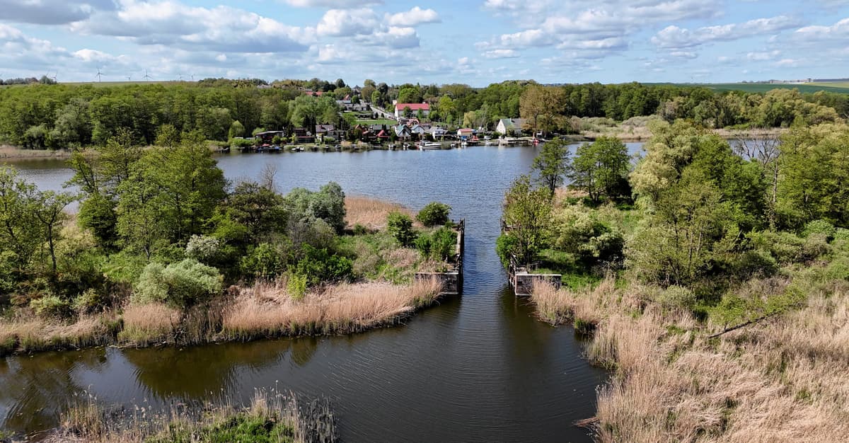 Podmokły teren między ramionami Odry w rękach Karola Nawrockiego. Co zrobi prezydent?
